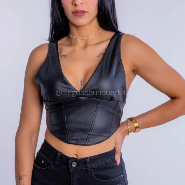 Crop Top Corse Ecocuero Efecto Piel. Crop top Tendencia Moda corse. cuello V. Color Negro. Hermoso diseño. Talla Única material Elasticado. Cuerina. Corset