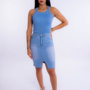 Falda Denim Midi Mujer. Falda de Jeans de largo medio, hasta la rodilla. Color celeste. Abertura Frontal