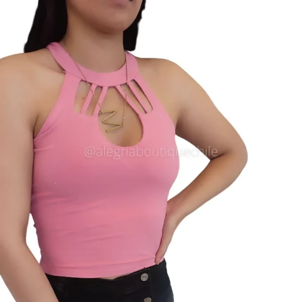 Polera cuello halter escote gota en el pecho