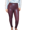 Calza Ecocuero Mujer Tiro Alto Efecto Piel. Pretina ancha. Disponible en tallas S, M, L y XL Burdeo uinda Conchevino